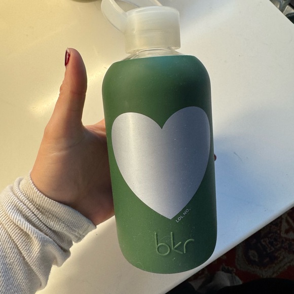 bkr Olive Green Bottle with Silver Heart - Picture 4 of 11